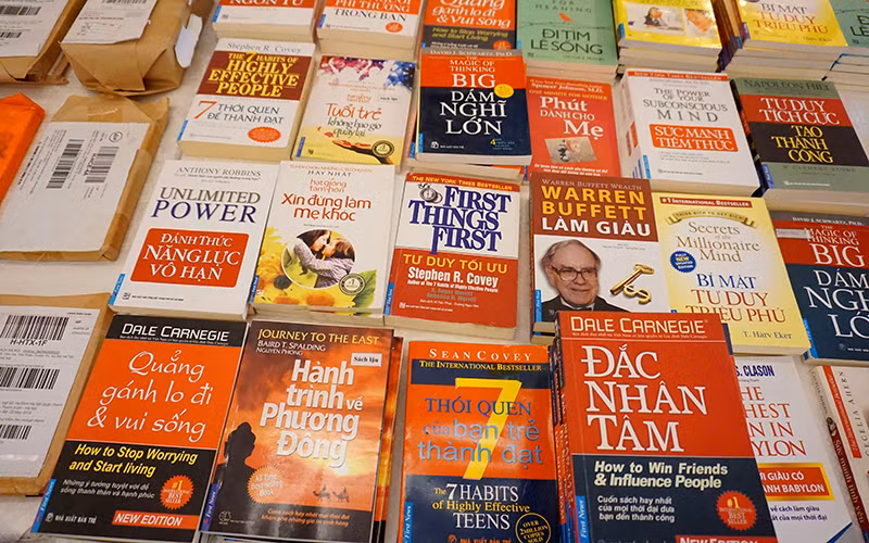 Sách giả ngày càng được làm tinh vi hơn, khiến những độc giả thông thường rất khó để nhận biết.