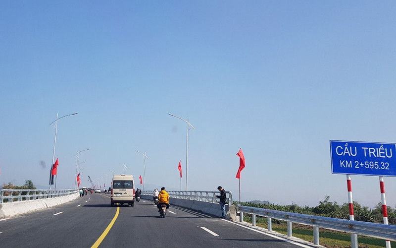 Thông xe kỹ thuật cầu Triều, nối Quốc lộ 18 (Quảng Ninh) với đường tỉnh 389 (Hải Dương) ảnh 1 Thông xe kỹ thuật cầu Triều, nối Quốc lộ 18 (Quảng Ninh) với đường tỉnh 389 (Hải Dương) -0