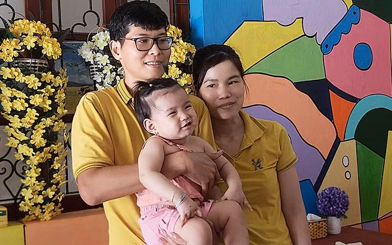 Hành trình đi tìm con của người đàn ông mắc bệnh lý đặc biệt -0