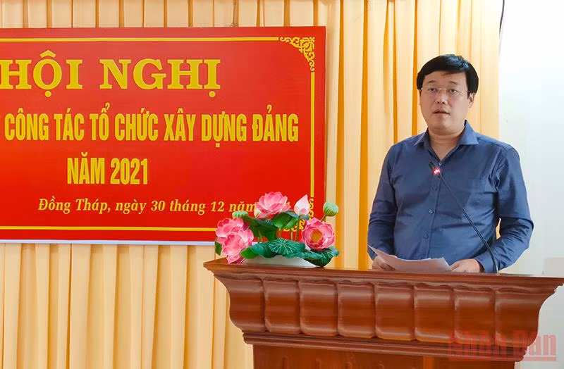 Bí thư Tỉnh ủy Đồng Tháp Lê Quốc Phong phát biểu tại Hội nghị tổng kết công tác Tổ chức xây dựng Đảng năm 2021.