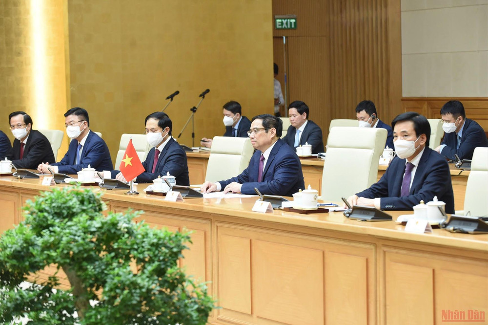 Thủ tướng Phạm Mình Chính dẫn đầu đoàn đại biểu cấp cao của Việt Nam tại buổi hội đàm. 11.jpg -0