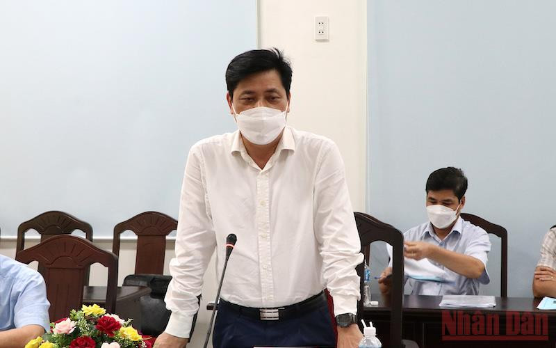 Thứ trưởng Giao thông vận tải Nguyễn Ngọc Đông phát biểu tại buổi làm việc với UBND tỉnh Bình Thuận về việc tháo gỡ khó khăn vướng mắc để đẩy nhanh tiến độ thi công đường cao tốc đoạn qua Bình Thuận. Phấn đấu hoàn thành Dự án đường bộ cao tốc qua Bình Thuận đúng tiến độ -0