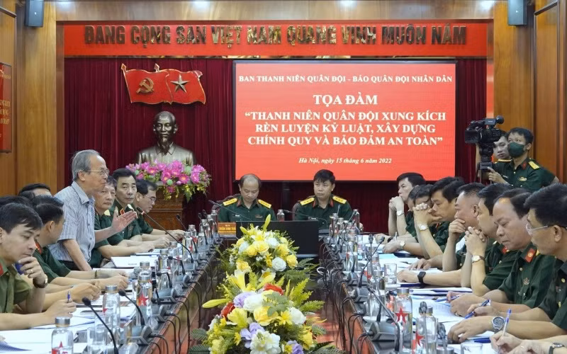 Quang cảnh buổi tọa đàm.