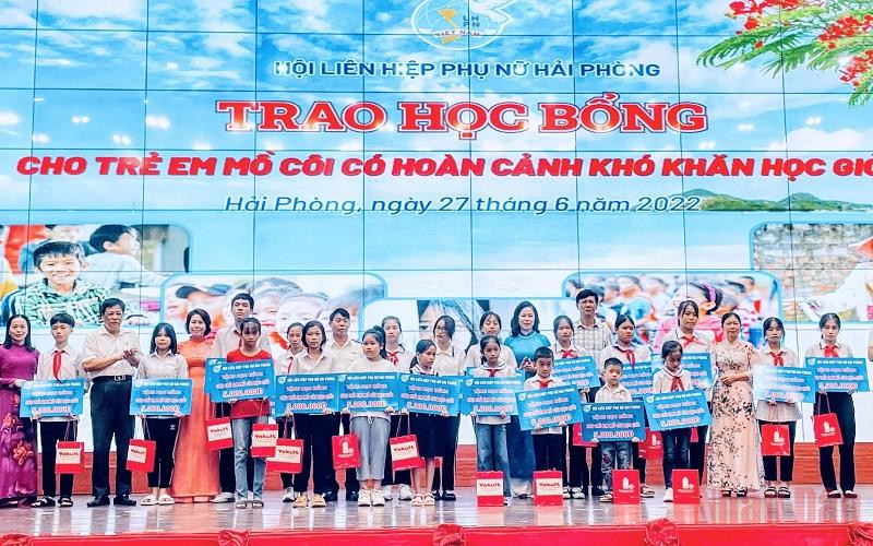 Trao học bổng tặng 20 trẻ mồ côi trên địa bàn Hải Phòng. Phụ nữ Hải Phòng lan toả yêu thương-dựng xây hạnh phúc -0