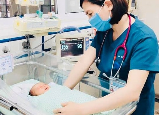 Bé sơ sinh bị bỏ rơi đang hồi phục sức khỏe