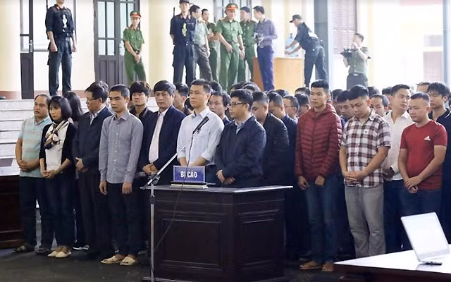 Các đối tượng trong đường dây đánh bạc nghìn tỷ qua mạng đã bị TAND tỉnh Phú Thọ đưa ra xét xử.