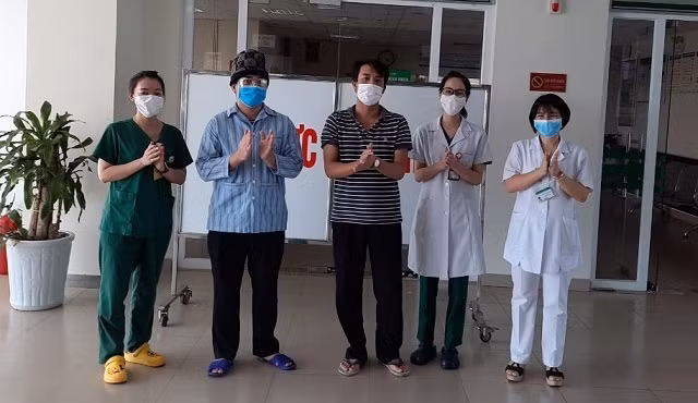 Hai bệnh nhân được công bố khỏi bệnh chiều 12-6.