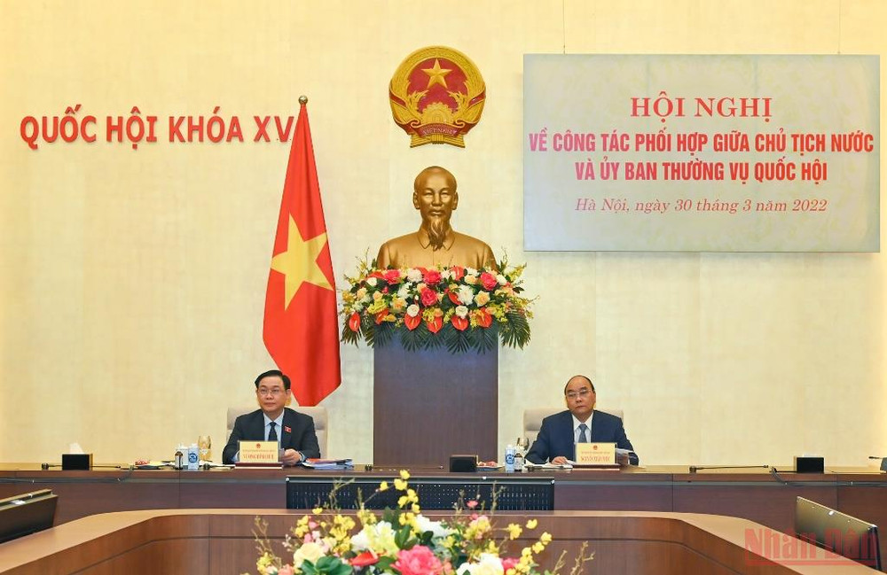 Chủ tịch nước Nguyễn Xuân Phúc và Chủ tịch Quốc hội Vương Đình Huệ tại hội nghị. (Ảnh: Duy Linh)