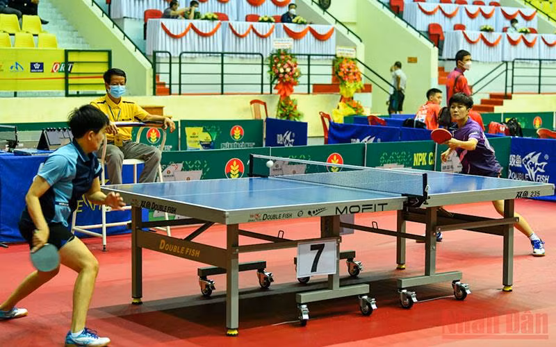 Trận bán kết đồng đội nữa giữa Công an 1 và Long Hải- Hải Dương.