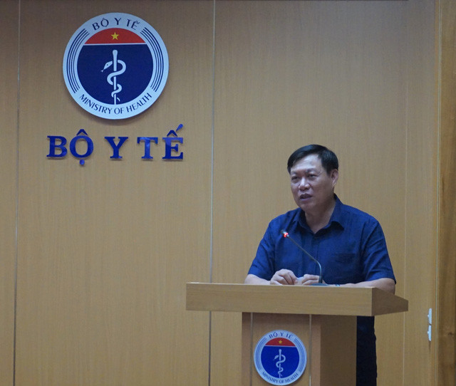 Thứ trưởng Y tế Đỗ Xuân Tuyên phát biểu tại hội nghị. Thêm 12 ca Covid-19 mới, Bộ Y tế yêu cầu giám sát chặt chẽ người nhập cảnh -0