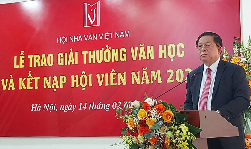Đồng chí Nguyễn Trọng Nghĩa phát biểu tại Lễ trao giải thưởng Văn học Hội Nhà văn Việt Nam năm 2021. Trao giải thưởng Hội Nhà văn Việt Nam và kết nạp hội viên mới -0
