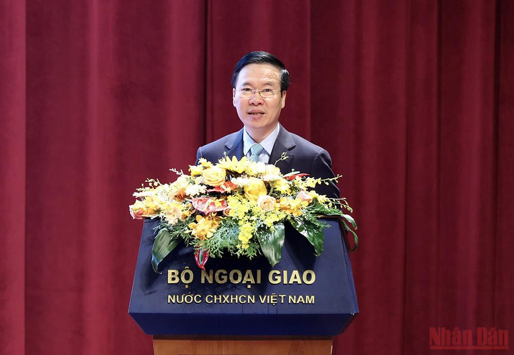 Đồng chí Võ Văn Thưởng, Ủy viên Bộ Chính trị, Thường trực Ban Bí thư phát biểu chỉ đạo Hội nghị. (Ảnh: Duy Linh) Nâng cao công tác xây dựng Đảng trong lĩnh vực đối ngoại -0