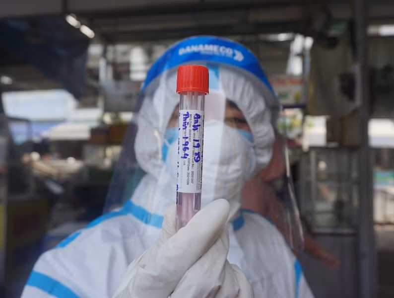 Đà Nẵng xét nghiệm hơn 200 nhân viên quán bar New Phương Đông -0