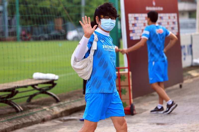 Bác sĩ Choi Ju Young cũng thực hiện cách ly y tế sau khi nhập cảnh trở lại Việt Nam. HLV Park Hang Seo chính thức trở lại công việc tại ĐT Việt Nam -0