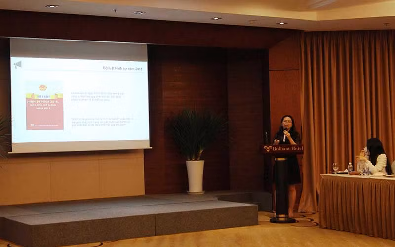 Đại diện ENV thông tin về xử lý tội phạm động vật hoang dã tại Việt Nam.