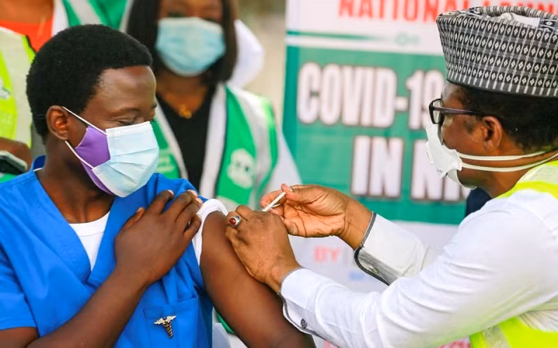 Tiêm vaccine ngừa Covid-19 ở Abuja, Nigeria, ngày 5/3/2021. (Ảnh: REUTERS)