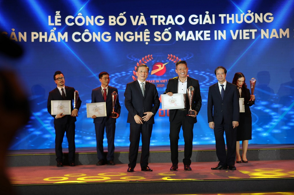 Ông Vũ Minh Trí nhận Giải Đồng Nền tảng số xuất sắc 2021. Map4D: Nền tảng bản đồ số thuần Việt đầu tiên -0