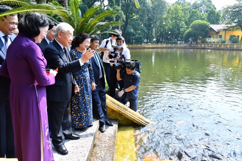 Tổng Bí thư, Chủ tịch nước Nguyễn Phú Trọng dâng hương, tưởng niệm Chủ tịch Hồ Chí Minh tại Nhà 67 -0