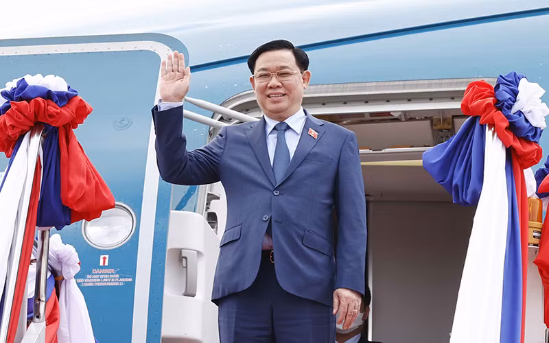 Chủ tịch Quốc hội thăm chính thức nước Cộng hòa Dân chủ Nhân dân Lào -0