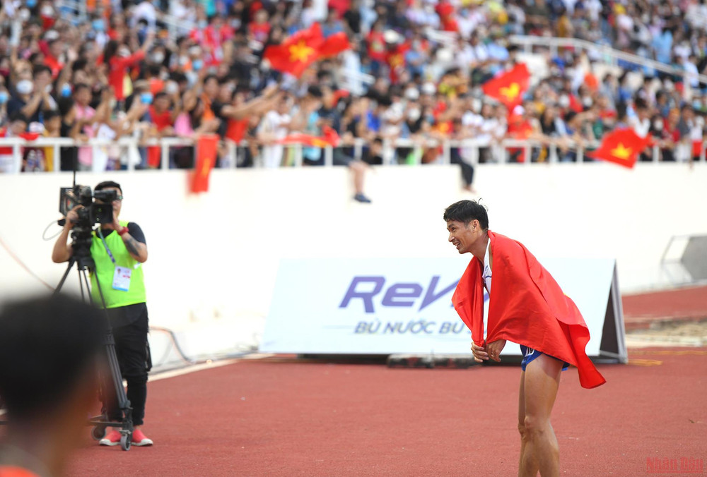 Nguyễn Văn Lai cảm ơn khán giả và người hâm mộ. Nguyễn Thị Oanh phá kỷ lục SEA Games trong ngày điền kinh liên tiếp “gặt vàng” -0