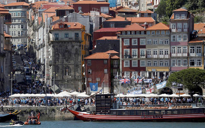 Theo Time Out, thành phố ven biển Porto ở Bồ Đào Nha đã giành được vị trí trong top 10 nhờ sự thân thiện trong văn hóa. Ảnh: Reuters 10 thành phố “tuyệt vời nhất thế giới” năm 2021 -0