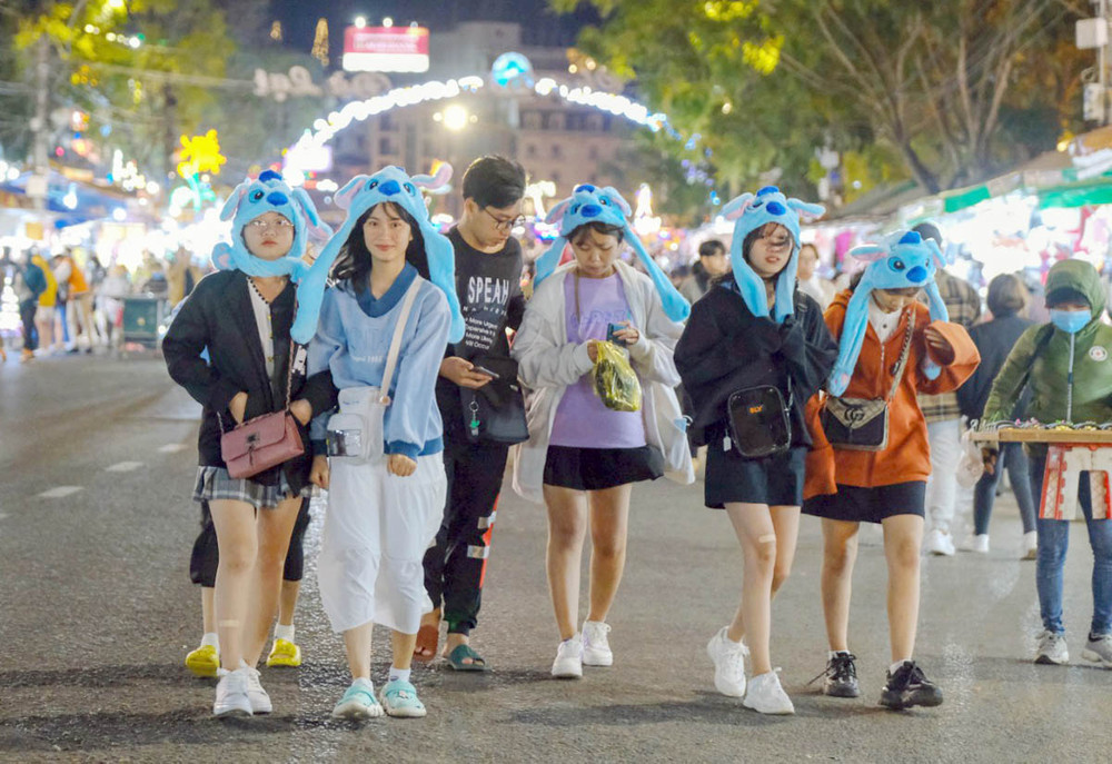 Khí hậu Đà Lạt khá lý tưởng cho chuyến trải nghiệm của du khách những ngày đầu năm, nhưng cần hơn ý thức về phòng, chống dịch. Tín hiệu vui cho ngành du lịch Đà Lạt - Lâm Đồng -0