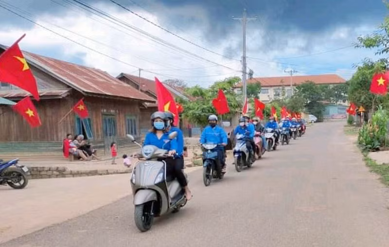 Tiếng loa trên miền bazan -0