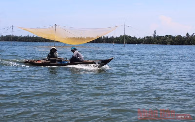 Đắm hồn trưa trên sông Thu Bồn -0