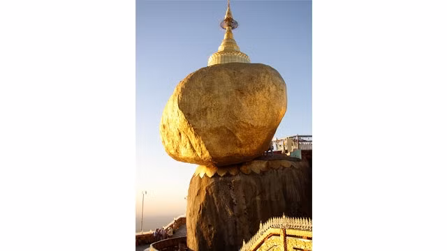 Chênh vênh chùa Kyaikhtiyo