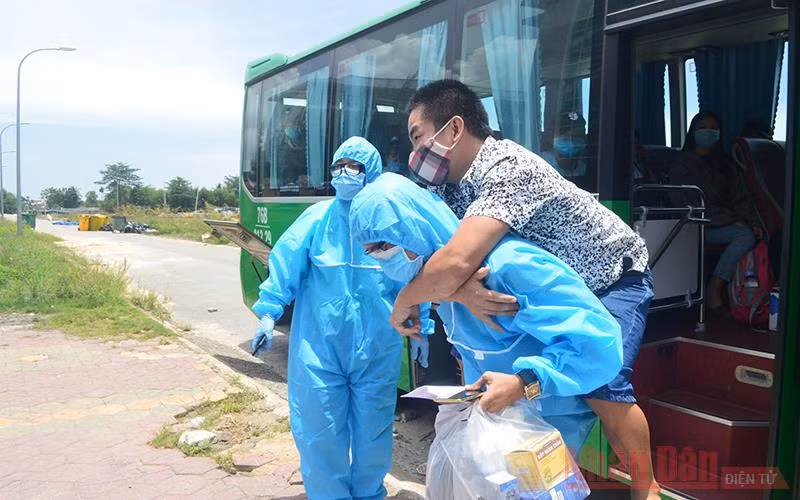 Quảng Ngãi đón 341 người dân trở về từ tâm dịch Đà Nẵng -0