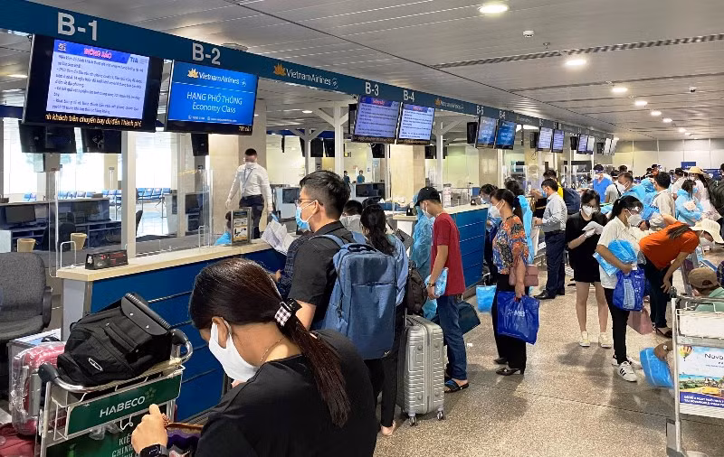 Hơn 600 người dân Bắc Ninh từ TP Hồ Chí Minh trở về địa phương trên 3 chuyến bay của Vietnam Airlines. (Ảnh: Hãng Vietnam Airlines cung cấp)