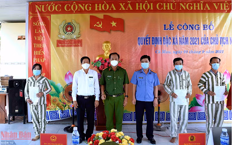 Công bố quyết định đặc xá 2021 tại Trại Giam Cái Tàu thuộc Bộ Công an sáng 1/9. 