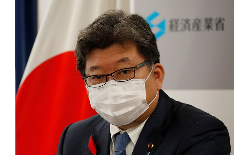 Bộ trưởng Koichi Hagiuda phát biểu tại một cuộc họp báo ở Tokyo, Nhật Bản, hôm 5/10. (Ảnh: Reuters) Nhật Bản phát triển năng lượng tái tạo và điện hạt nhân để đạt mục tiêu khí hậu -0