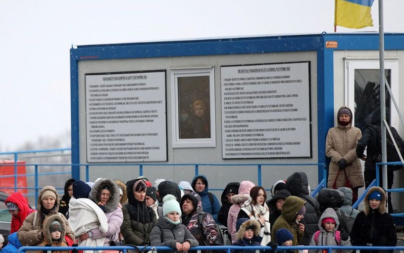 Người tị nạn Ukraine di tản đến cửa khẩu Isaccea-Orlivka, Romania, ngày 9/3/2022. (Ảnh: REUTERS)