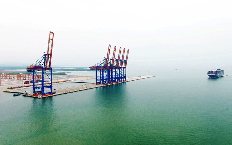 6 cẩu trục Super Post Panamax STS do Doosan Vina cung ứng đang vận hành thương mại tại cảng quốc tế Gemalink của Tập đoàn Gemadept. Doosan Vina-thêm 8 cẩu siêu lớn cho hệ thống cảng biển khu vực miền Bắc -0