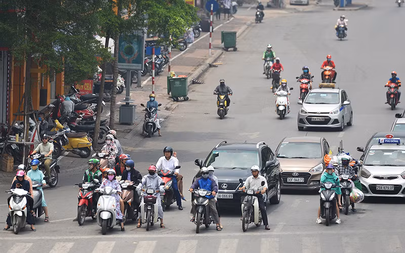 Để bảo đảm việc phòng, chống dịch Covid-19 hiệu quả, việc đeo khẩu trang ở những nơi công cộng, tập trung đông người là rất cần thiết.