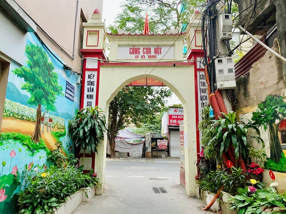 Trải qua nhiều đợt trùng tu, xây sửa lại nhưng nếp cổng ấy vẫn giữ được những lưu niệm xưa cũ của đất Việt. 20conglang_ThuyKHue-1646065247598.jpeg