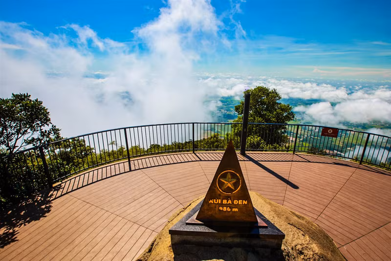Tây Ninh, điểm sáng du lịch miền Đông Nam Bộ -0