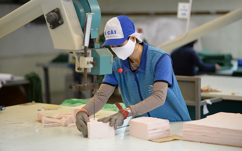 Khó khăn đang bủa vây doanh nghiệp dệt may.