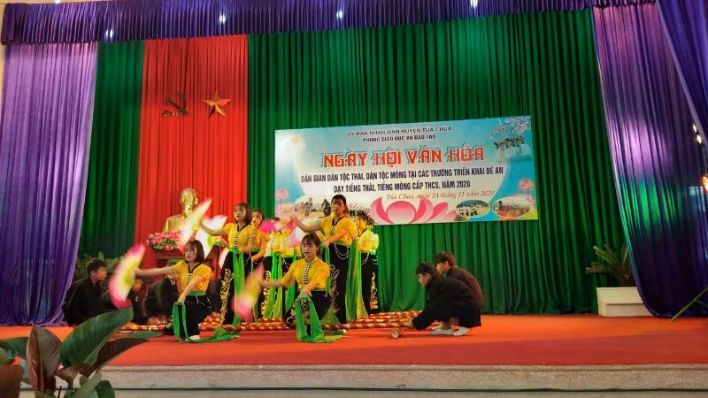 Ngày hội Văn hóa dân gian dân tộc Thái, H’Mông huyện Tủa Chùa -0