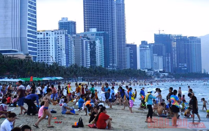 Bài 1: Du lịch nội địa nóng dịp nghỉ lễ và chào hè -0