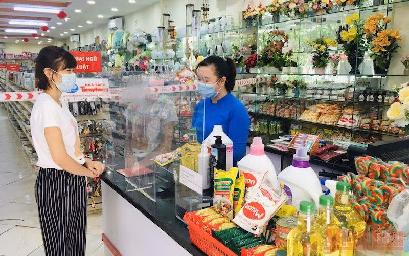 Các hoạt động thương mại – dịch vụ của Hà Nội đang hồi phục mạnh mẽ.