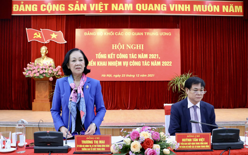 Đồng chí Trương Thị Mai phát biểu tại hội nghị. Cấp ủy, cán bộ trong Khối các cơ quan Trung ương phải là người tiếp cận đầu tiên, sâu sắc các văn bản của Đảng -0