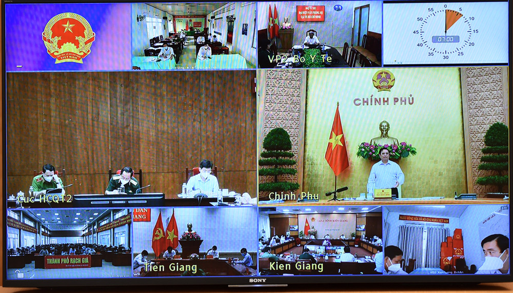 Thủ tướng Chính phủ đã liên tục có các cuộc làm việc trực tuyến với địa phương, kiểm tra đột xuất các xã, phường, thị trấn về công tác phòng chống dịch theo các Công điện 1099 và 1022 của Thủ tướng Chính phủ. Ảnh: VGP