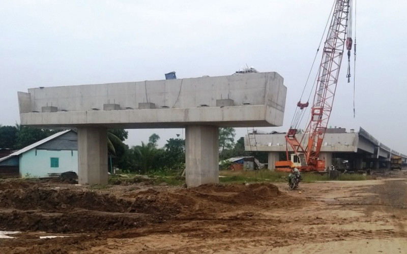 Hầu hết các mố cầu ở đường dẫn đã thi công xong.