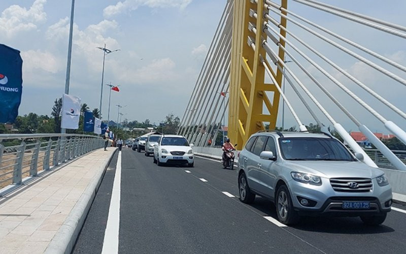 Quảng Nam vừa thông xe cầu Ông Điền bắc qua sông Cổ Cò. Quảng Nam thích ứng linh hoạt, thúc đẩy tăng trưởng nhanh, bền vững -0