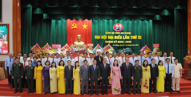 Ban Chấp hành Đảng bộ tỉnh An Giang lần thứ 11, nhiệm kỳ 2020-2025 ra mắt Đại hội. Xây dựng An Giang ngày càng văn minh, giàu đẹp -0