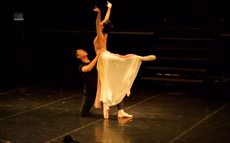 Các nghệ sĩ đang tích cực luyện tập để chuẩn bị cho buổi công diễn “Hàm Lệ Minh Châu”. (Ảnh: Nhà hát Nhạc vũ kịch Việt Nam)