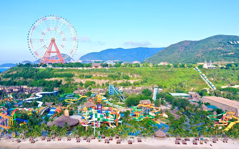 Tận hưởng mùa hè sôi động với “siêu vũ trụ giải trí” VinWonders -0