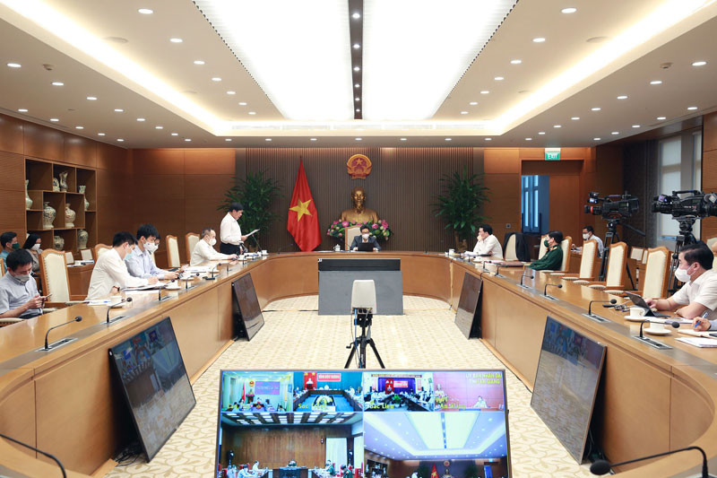 Phó Thủ tướng yêu cầu các địa phương cần chuẩn bị đầy đủ thuốc để điều trị tích cực, từ sớm cho người mắc Covid-19. Tiêm phủ vaccine nhanh nhất cho các tỉnh Nam Bộ, Tây Nguyên -0